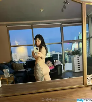 cleoblossom / cleoblossomTV / notcleoblossom nude photo #0068