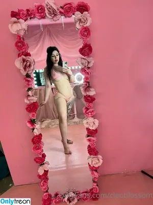 cleoblossom / cleoblossomTV / notcleoblossom nude photo #0404