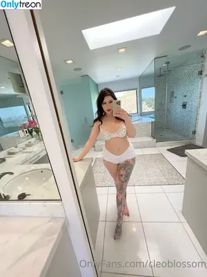 cleoblossom / cleoblossomTV / notcleoblossom nude photo #0454