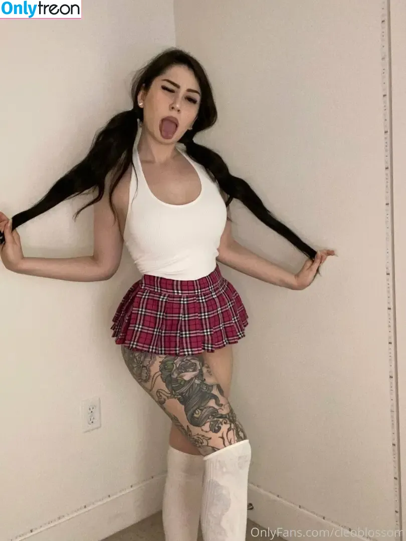 cleoblossom nude photo #0103 (cleoblossomTV / notcleoblossom)