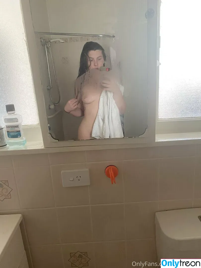 clitriinee2 nude photo #0014 (clitriinee2)