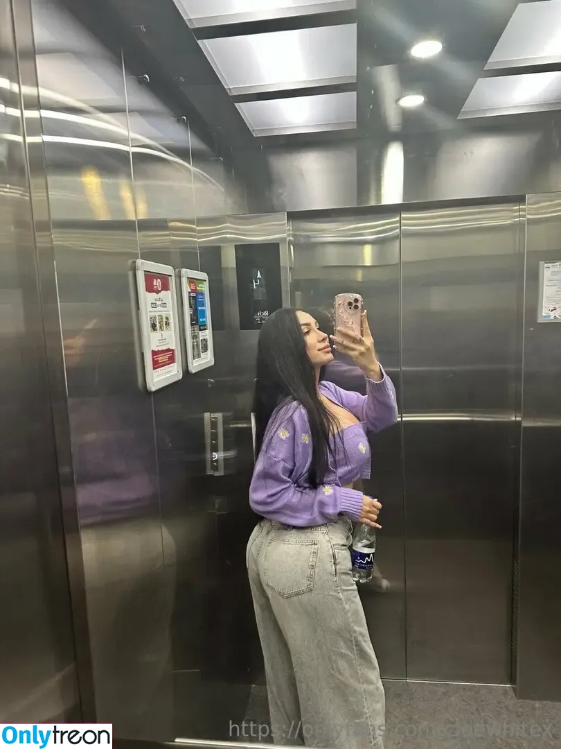 cloewhitex nude photo #0101 (cloewhitex)