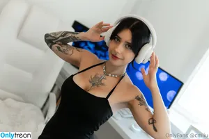 Cmiiu / Ellie nude photo #0117