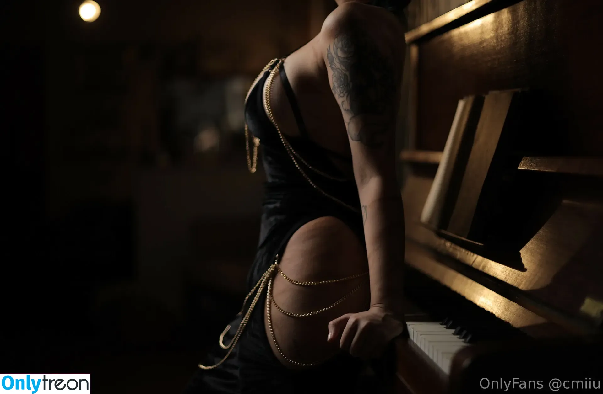 Cmiiu nude photo #0020 (Ellie)