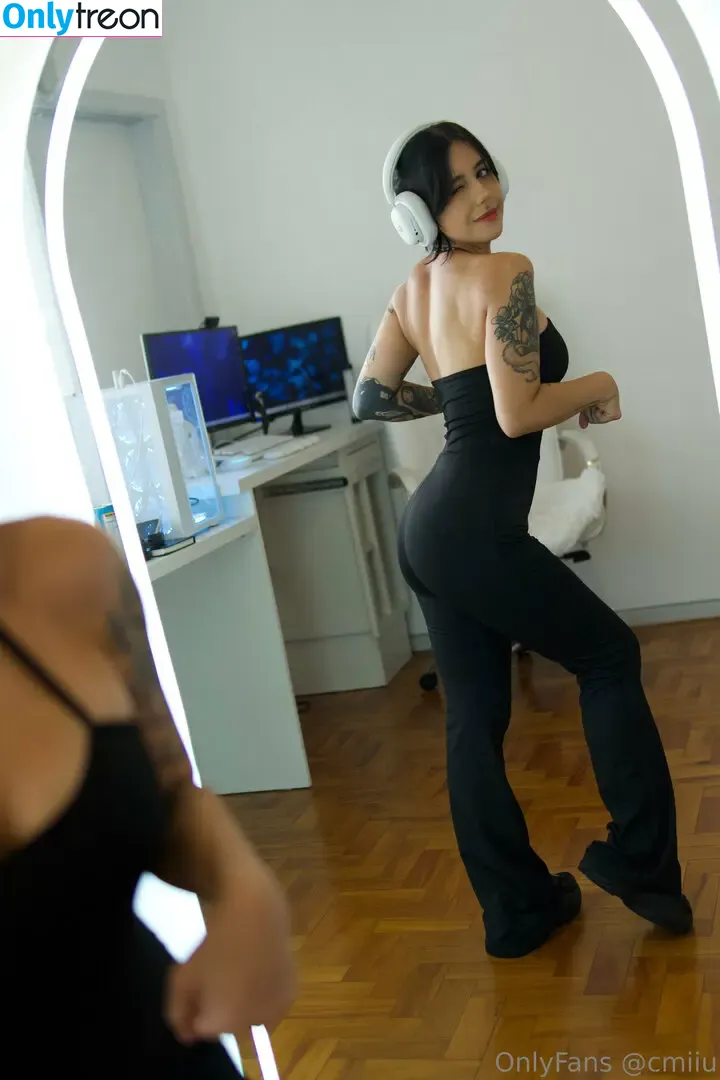 Cmiiu nude photo #0112 (Ellie)