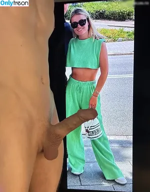 Cock Tributes / princessleoonie nude photo #0018