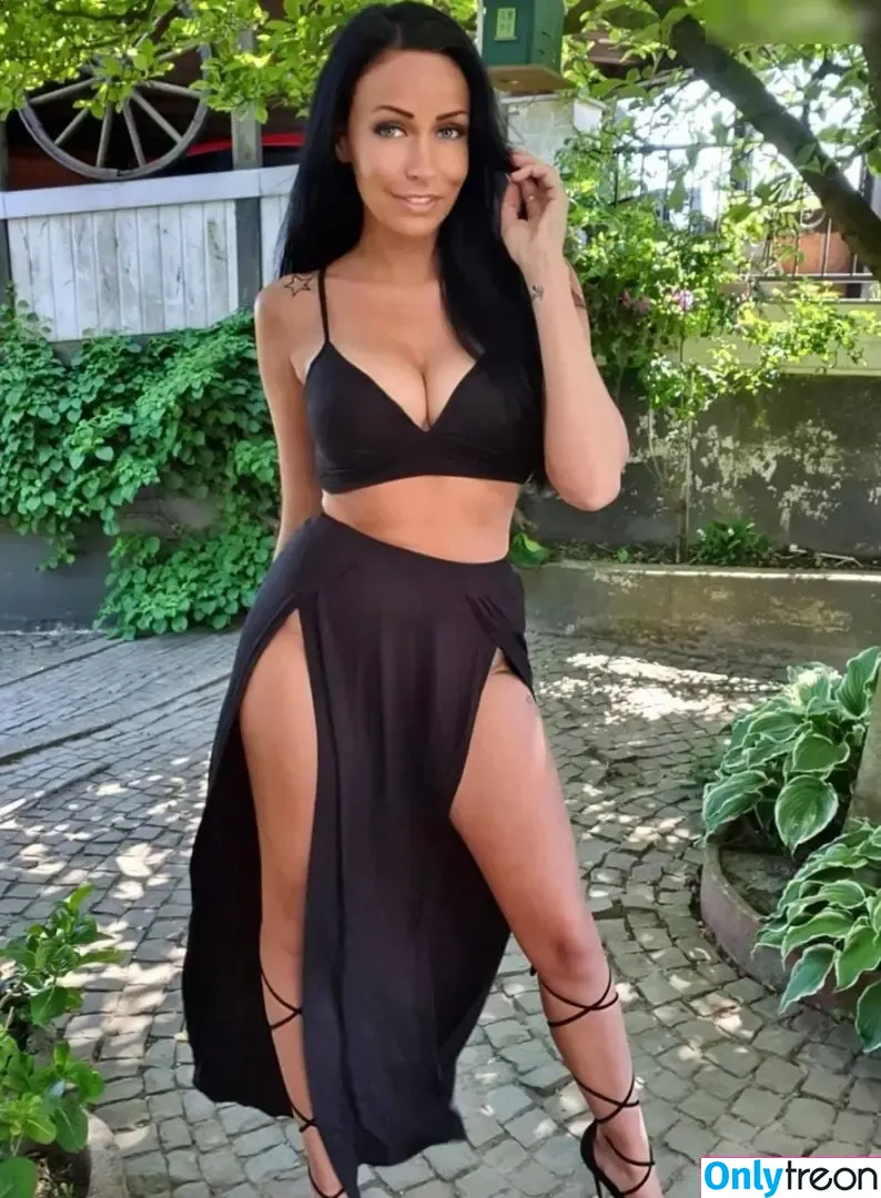 Coco Ciaoman nude photo #0056 (coco.ciaoman)
