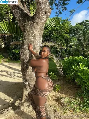 cocodethickfreee / ky_baackk nude photo #0051