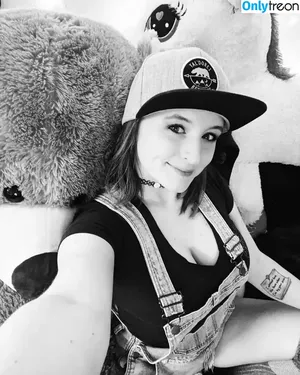 CoinLaundryLoser / coinlaundrycam nude photo #0027