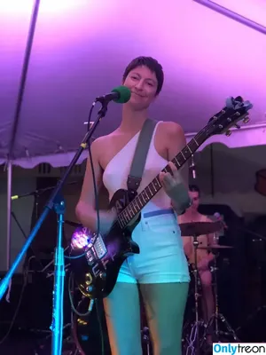 Colleen Green / colleengreen420 nude photo #0003