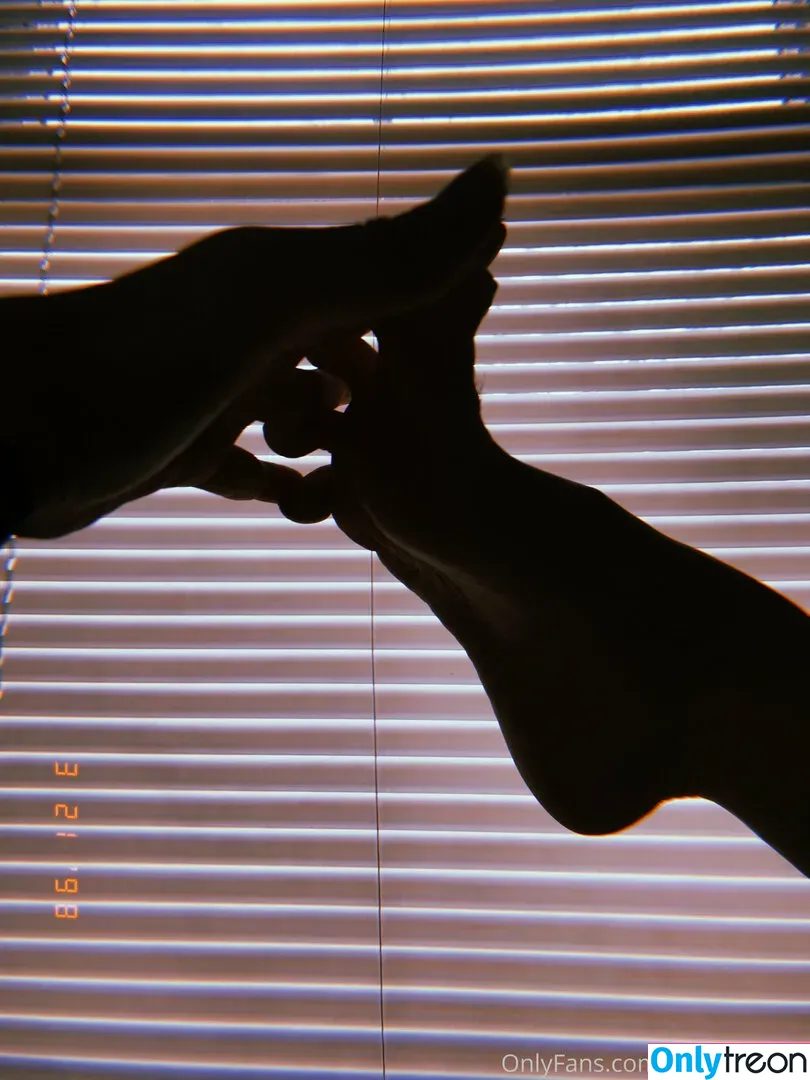 comfyqueen nude photo #0066 (cuf_comfy_queen)