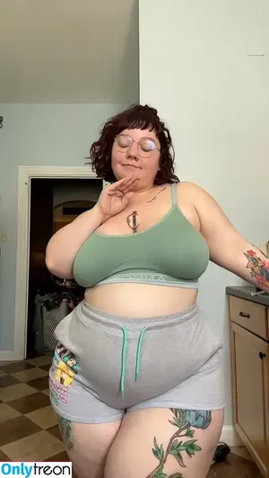 Comicbookdays / Pixar Mom Dump Truck Ass nude photo #0059