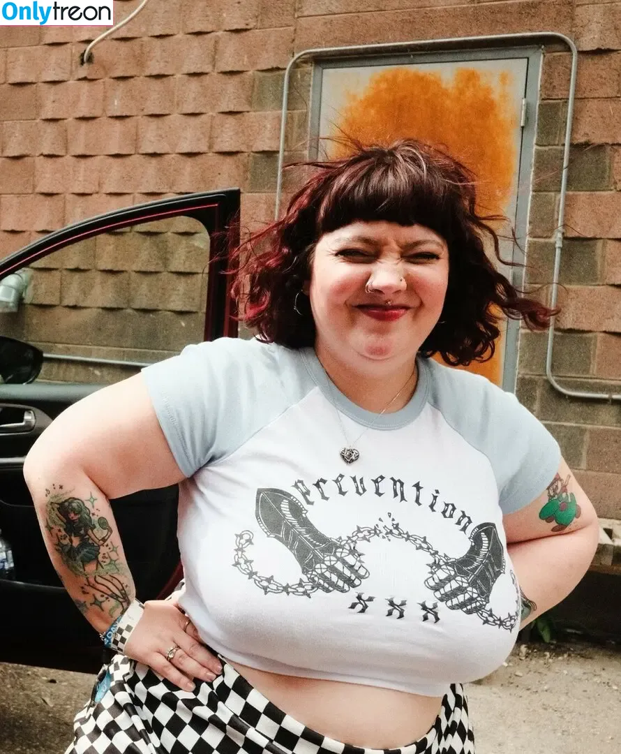 Comicbookdays nude photo #0068 (Pixar Mom Dump Truck Ass)