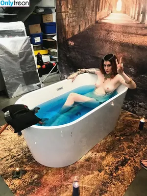 Comicbookgirl19 / DanikaXIX / pirateflagnislandgirl nude photo #0173