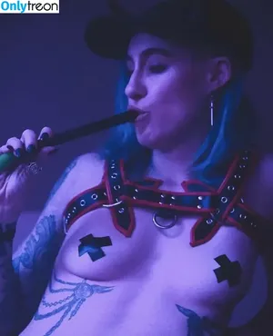 Comicbookgirl19 / DanikaXIX / pirateflagnislandgirl nude photo #0203