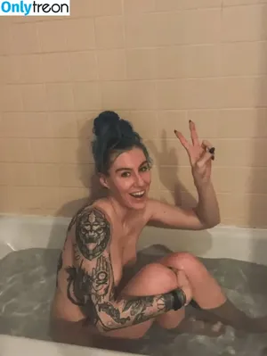 Comicbookgirl19 / DanikaXIX / pirateflagnislandgirl nude photo #0206
