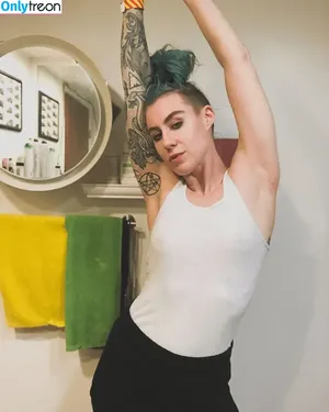Comicbookgirl19 / DanikaXIX / pirateflagnislandgirl nude photo #0207