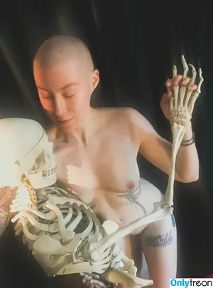 Comicbookgirl19 / DanikaXIX / pirateflagnislandgirl nude photo #0326