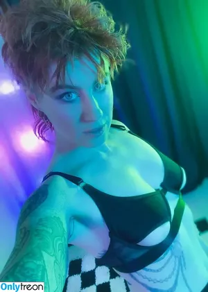 Comicbookgirl19 / DanikaXIX / pirateflagnislandgirl nude photo #0683