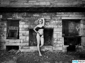 Comicbookgirl19 / DanikaXIX / pirateflagnislandgirl nude photo #0900