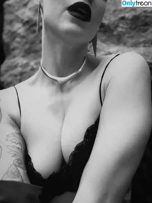 Comicbookgirl19 / DanikaXIX / pirateflagnislandgirl nude photo #0901
