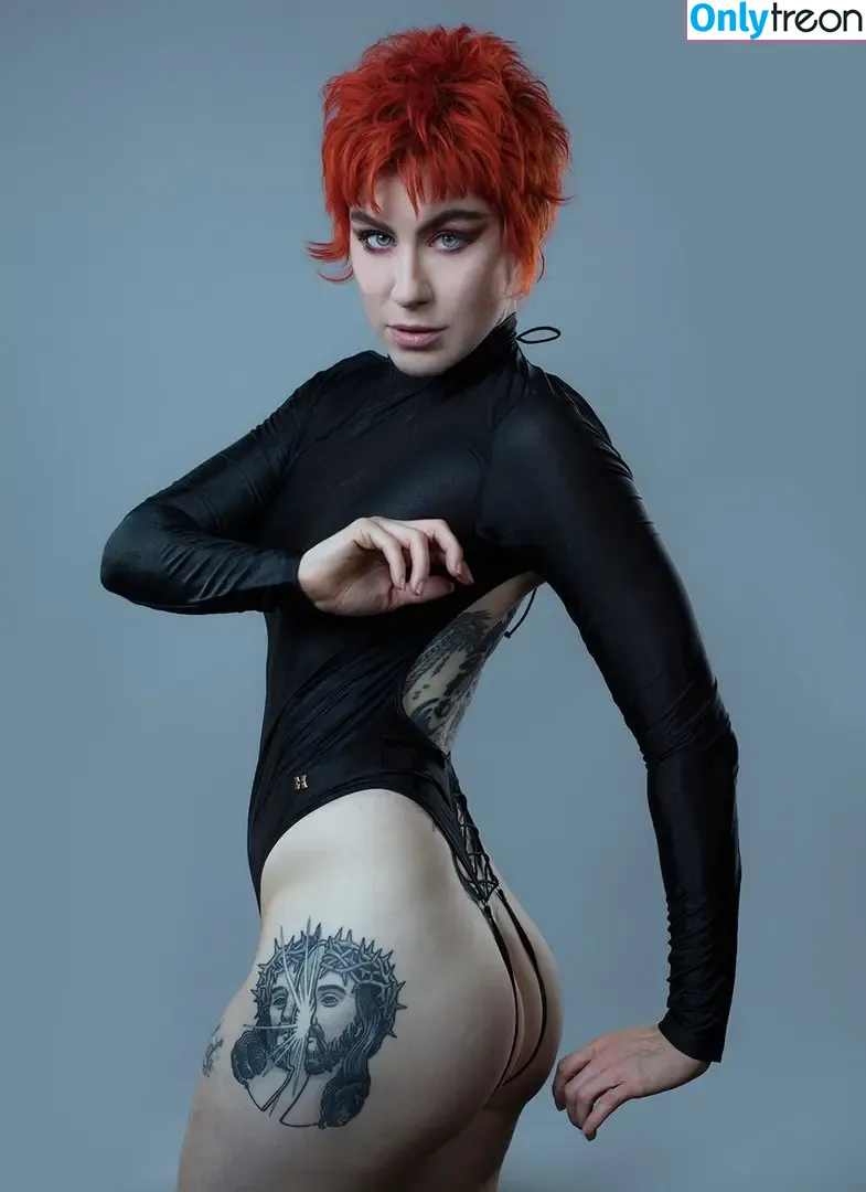 Comicbookgirl19 nude photo #0030 (DanikaXIX / pirateflagnislandgirl)