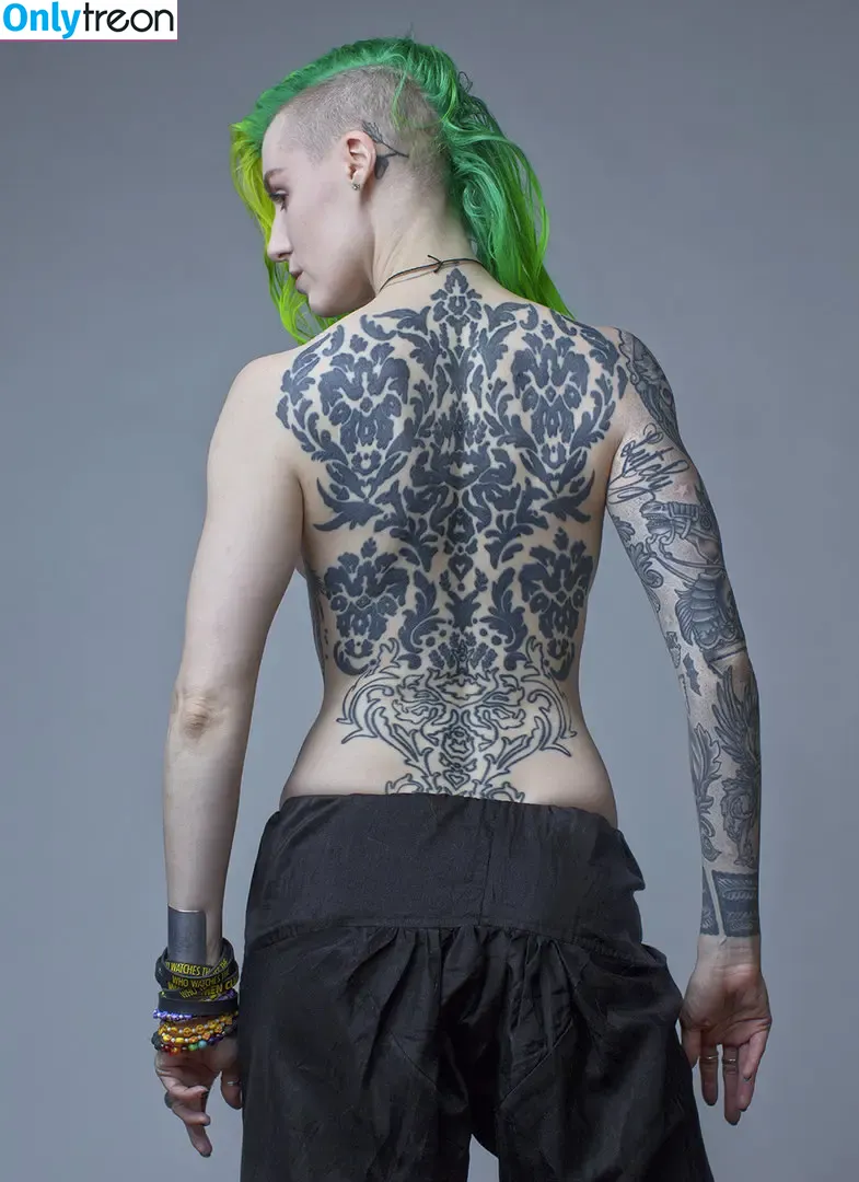 Comicbookgirl19 nude photo #0036 (DanikaXIX / pirateflagnislandgirl)