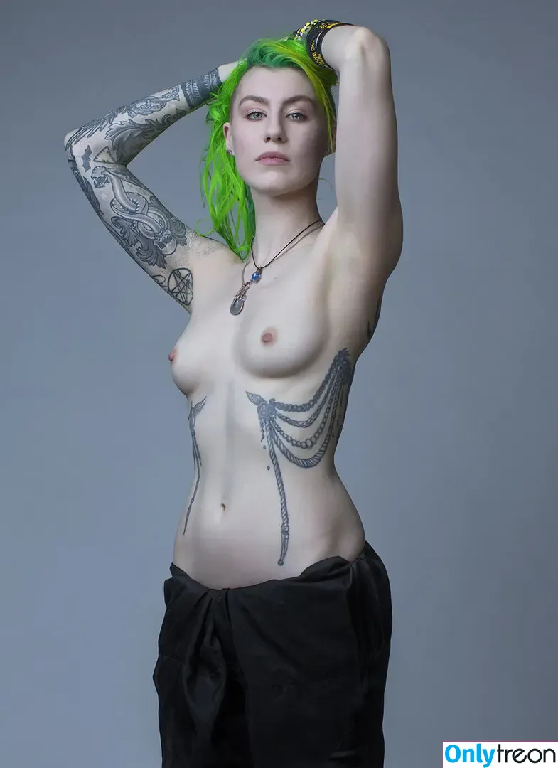 Comicbookgirl19 nude photo #0037 (DanikaXIX / pirateflagnislandgirl)