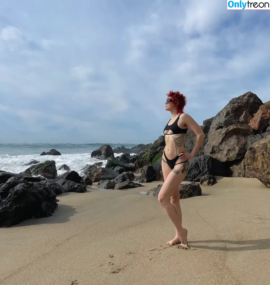 Comicbookgirl19 nude photo #0050 (DanikaXIX / pirateflagnislandgirl)