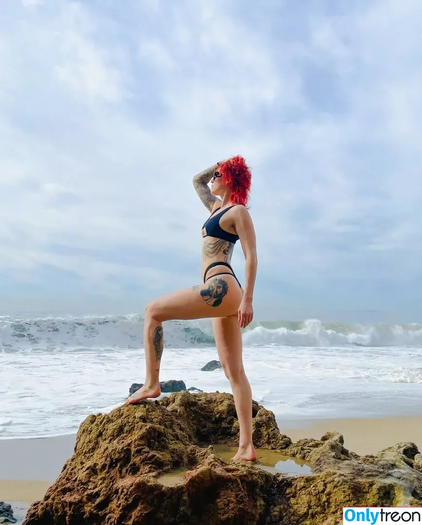 Comicbookgirl19 nude photo #0054 (DanikaXIX / pirateflagnislandgirl)