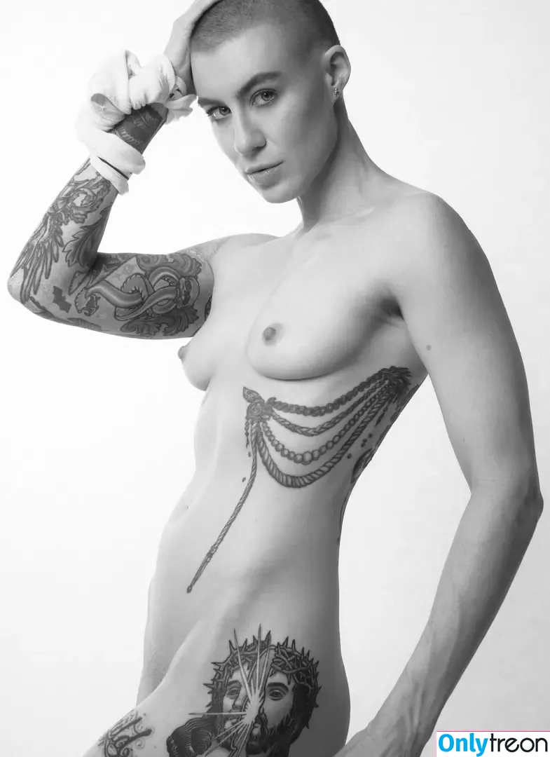 Comicbookgirl19 nude photo #0105 (DanikaXIX / pirateflagnislandgirl)