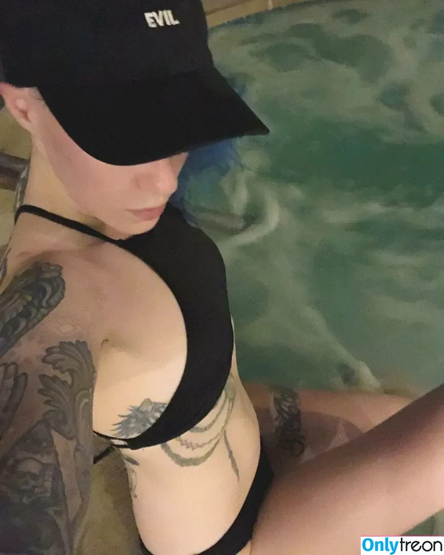Comicbookgirl19 nude photo #0139 (DanikaXIX / pirateflagnislandgirl)