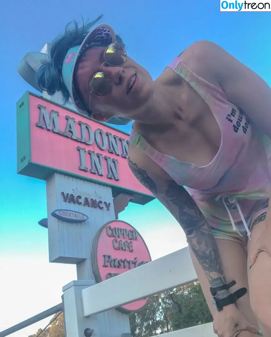 Comicbookgirl19 nude photo #0148 (DanikaXIX / pirateflagnislandgirl)
