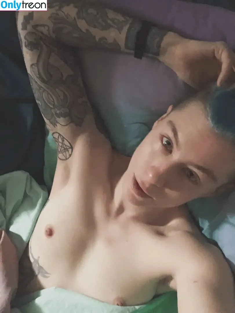 Comicbookgirl19 nude photo #0200 (DanikaXIX / pirateflagnislandgirl)