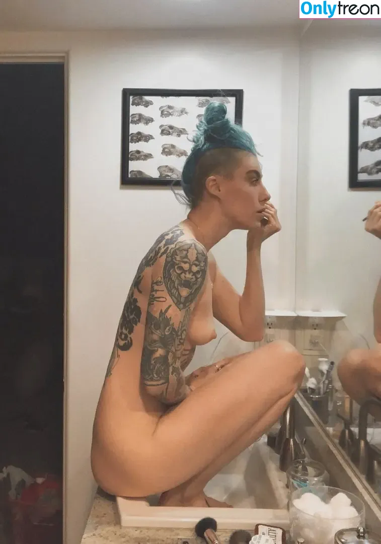 Comicbookgirl19 nude photo #0214 (DanikaXIX / pirateflagnislandgirl)