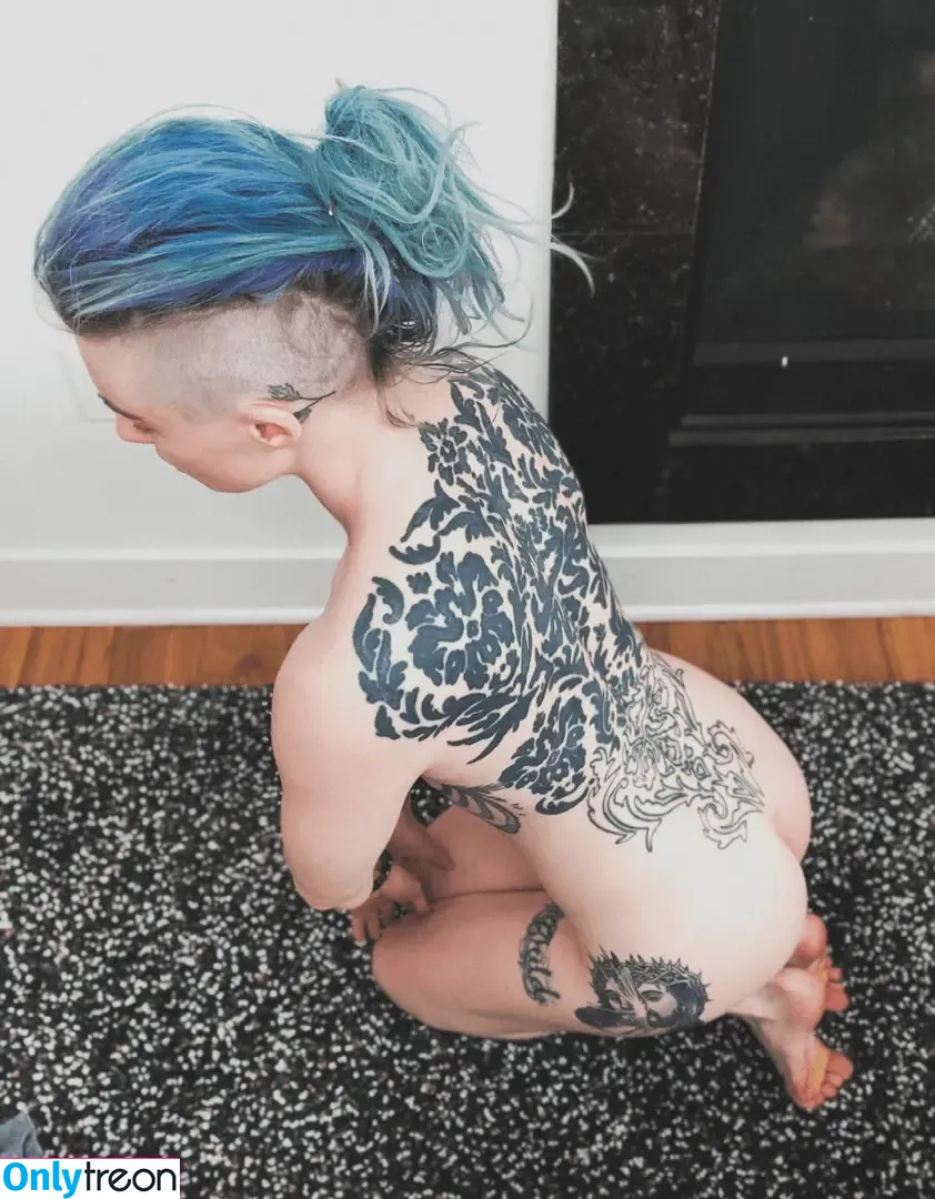 Comicbookgirl19 nude photo #0227 (DanikaXIX / pirateflagnislandgirl)