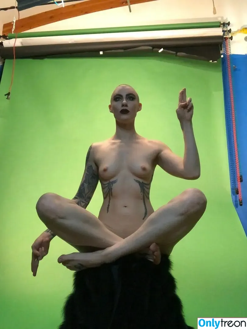 Comicbookgirl19 nude photo #0303 (DanikaXIX / pirateflagnislandgirl)