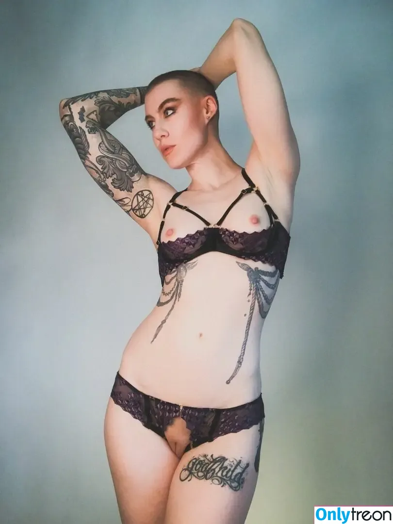 Comicbookgirl19 nude photo #0308 (DanikaXIX / pirateflagnislandgirl)