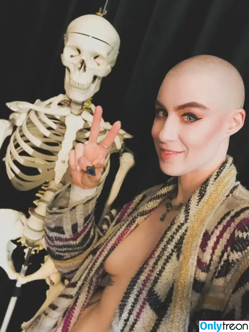 Comicbookgirl19 nude photo #0330 (DanikaXIX / pirateflagnislandgirl)