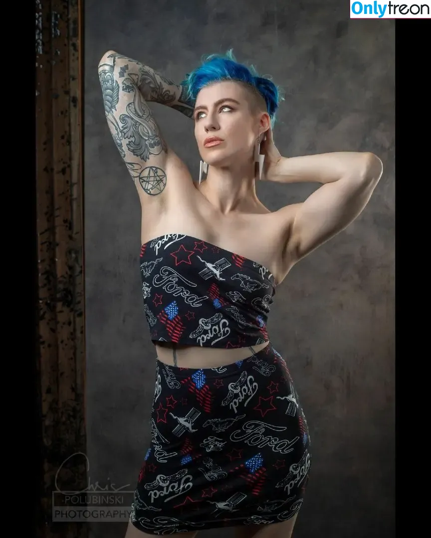Comicbookgirl19 nude photo #0331 (DanikaXIX / pirateflagnislandgirl)