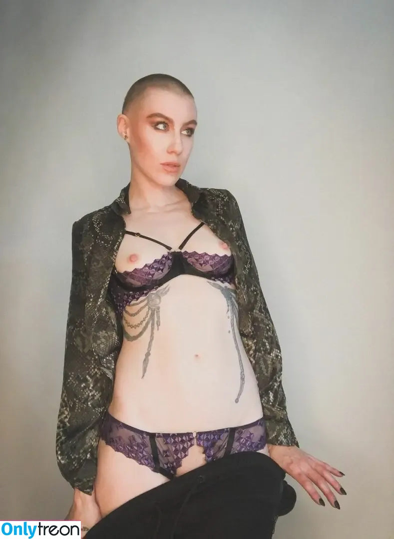 Comicbookgirl19 nude photo #0338 (DanikaXIX / pirateflagnislandgirl)