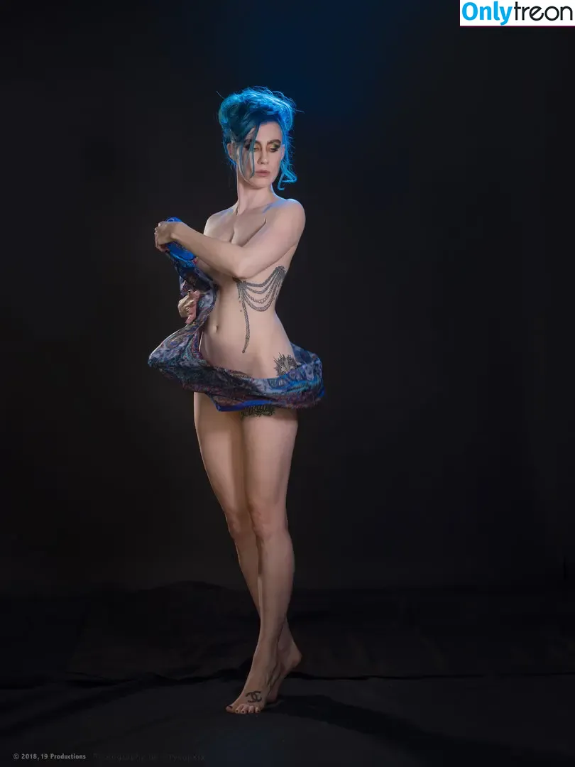Comicbookgirl19 nude photo #0402 (DanikaXIX / pirateflagnislandgirl)