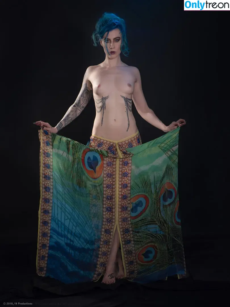 Comicbookgirl19 nude photo #0412 (DanikaXIX / pirateflagnislandgirl)