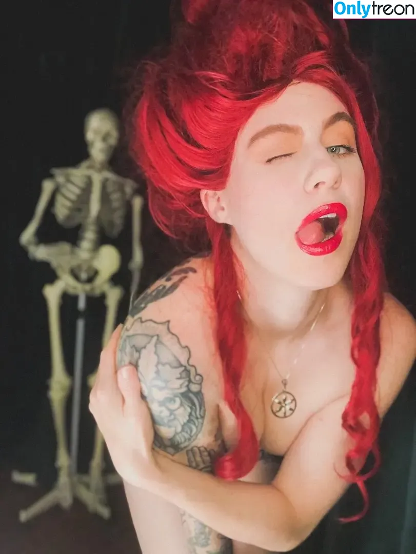 Comicbookgirl19 nude photo #0526 (DanikaXIX / pirateflagnislandgirl)