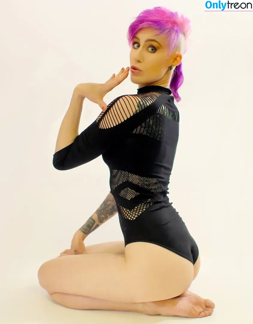 Comicbookgirl19 nude photo #0655 (DanikaXIX / pirateflagnislandgirl)