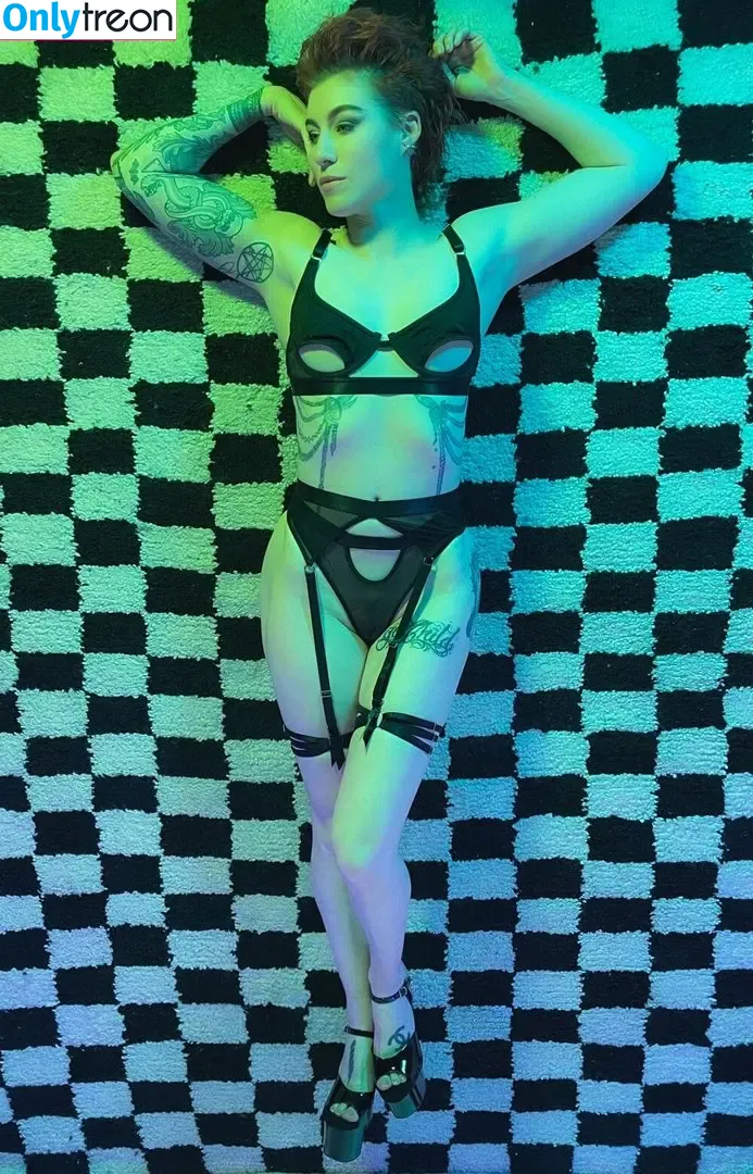 Comicbookgirl19 nude photo #0681 (DanikaXIX / pirateflagnislandgirl)