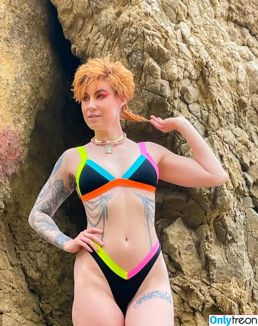 Comicbookgirl19 nude photo #0707 (DanikaXIX / pirateflagnislandgirl)