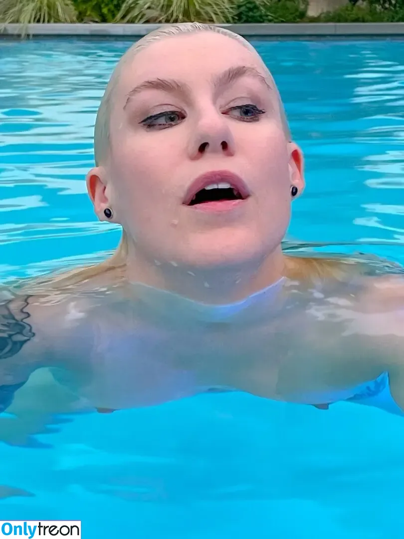 Comicbookgirl19 nude photo #0767 (DanikaXIX / pirateflagnislandgirl)