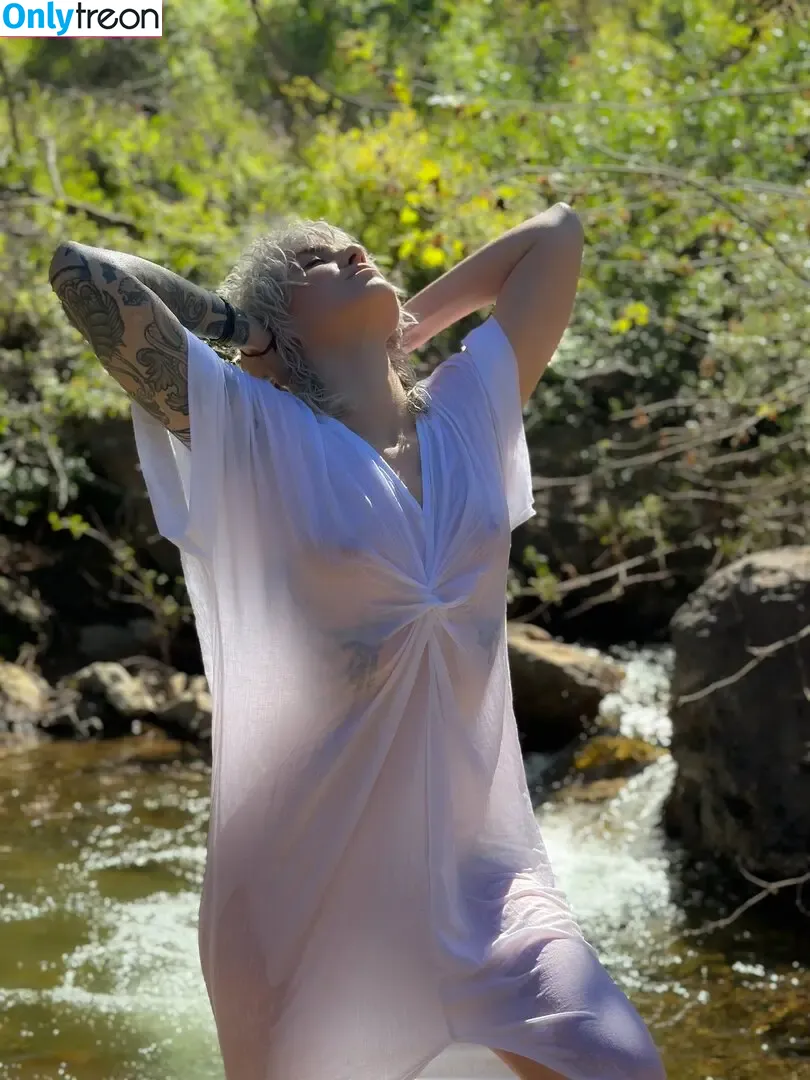 Comicbookgirl19 nude photo #0860 (DanikaXIX / pirateflagnislandgirl)