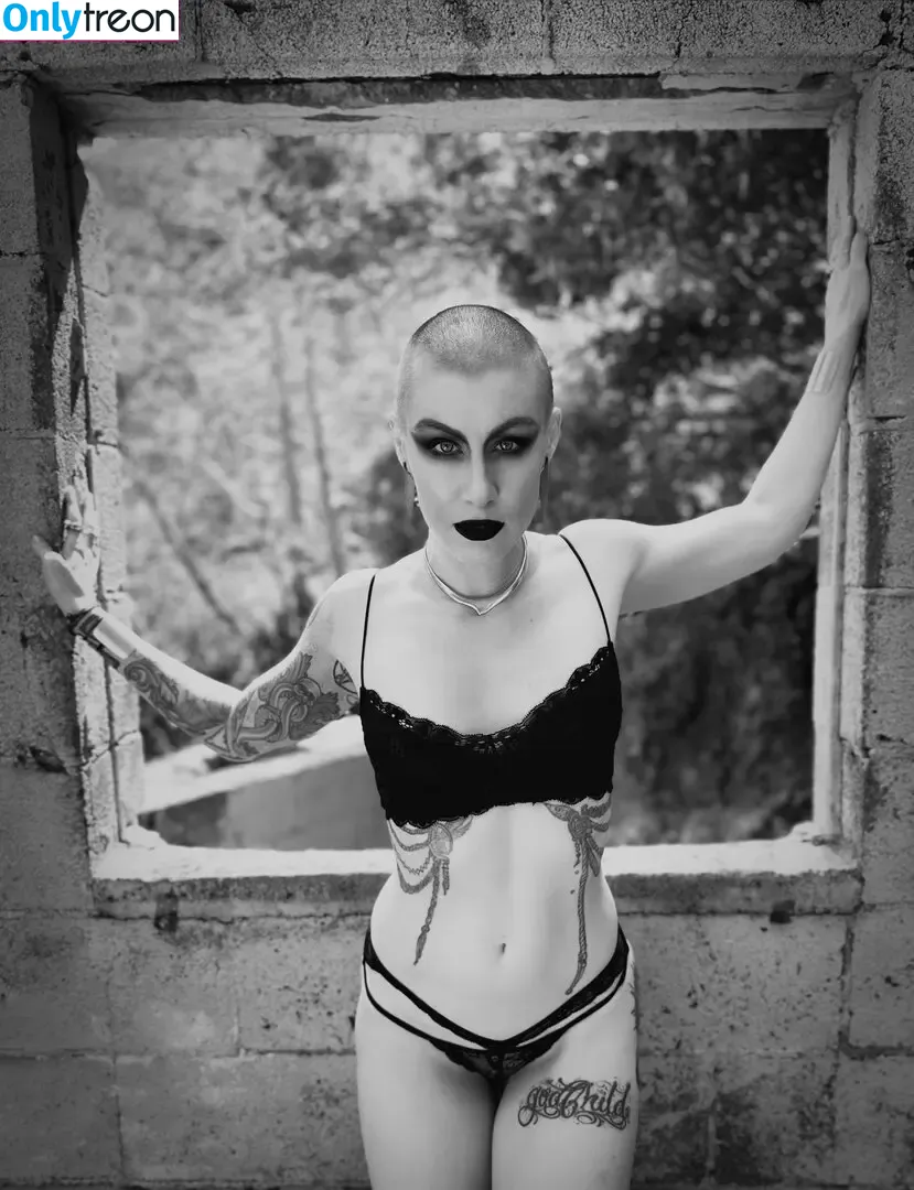 Comicbookgirl19 nude photo #0894 (DanikaXIX / pirateflagnislandgirl)